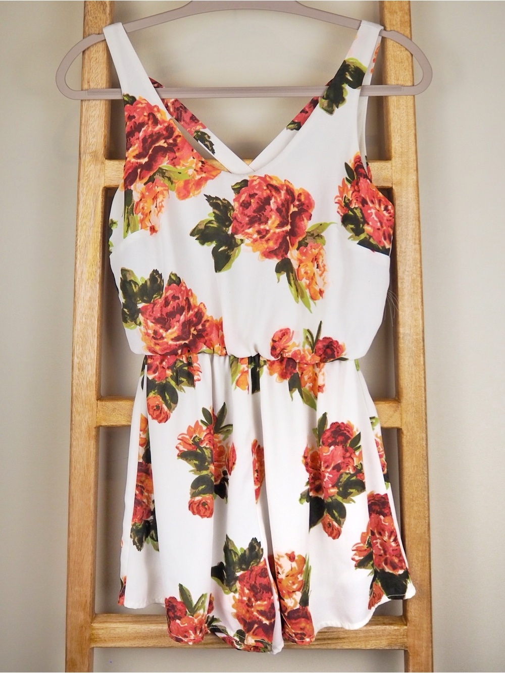 Lush Sleeveless Floral Mini Romper with Red and Green Flowers Women Size XS